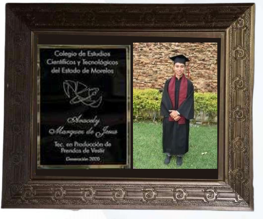 DIPLOMA Y FOTO INDIVIDUAL 4